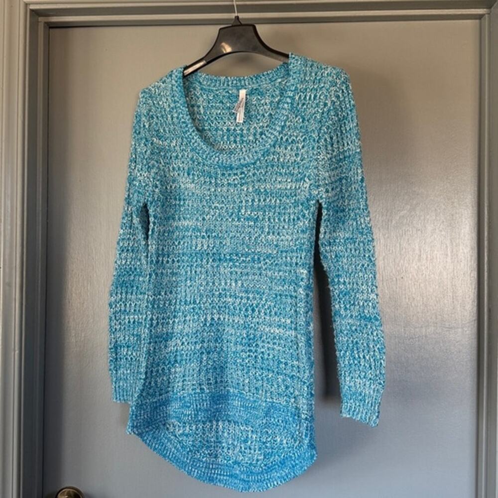 Bobbie Brooks sz Medium Blue Scoop Neck Sweater Long Sleeves